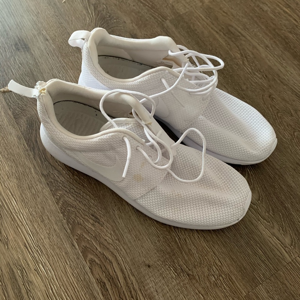 Nike Roche One